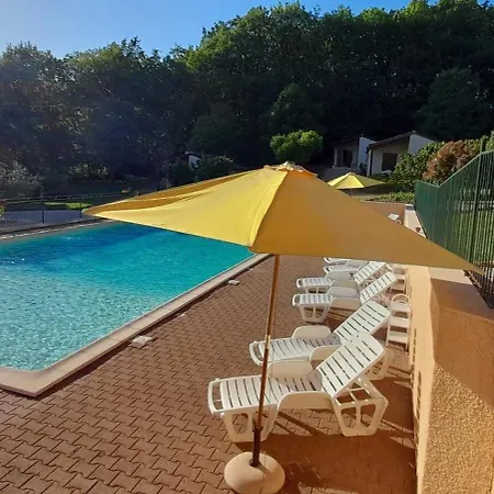 מלון Les Loges De Melis Cuzorn